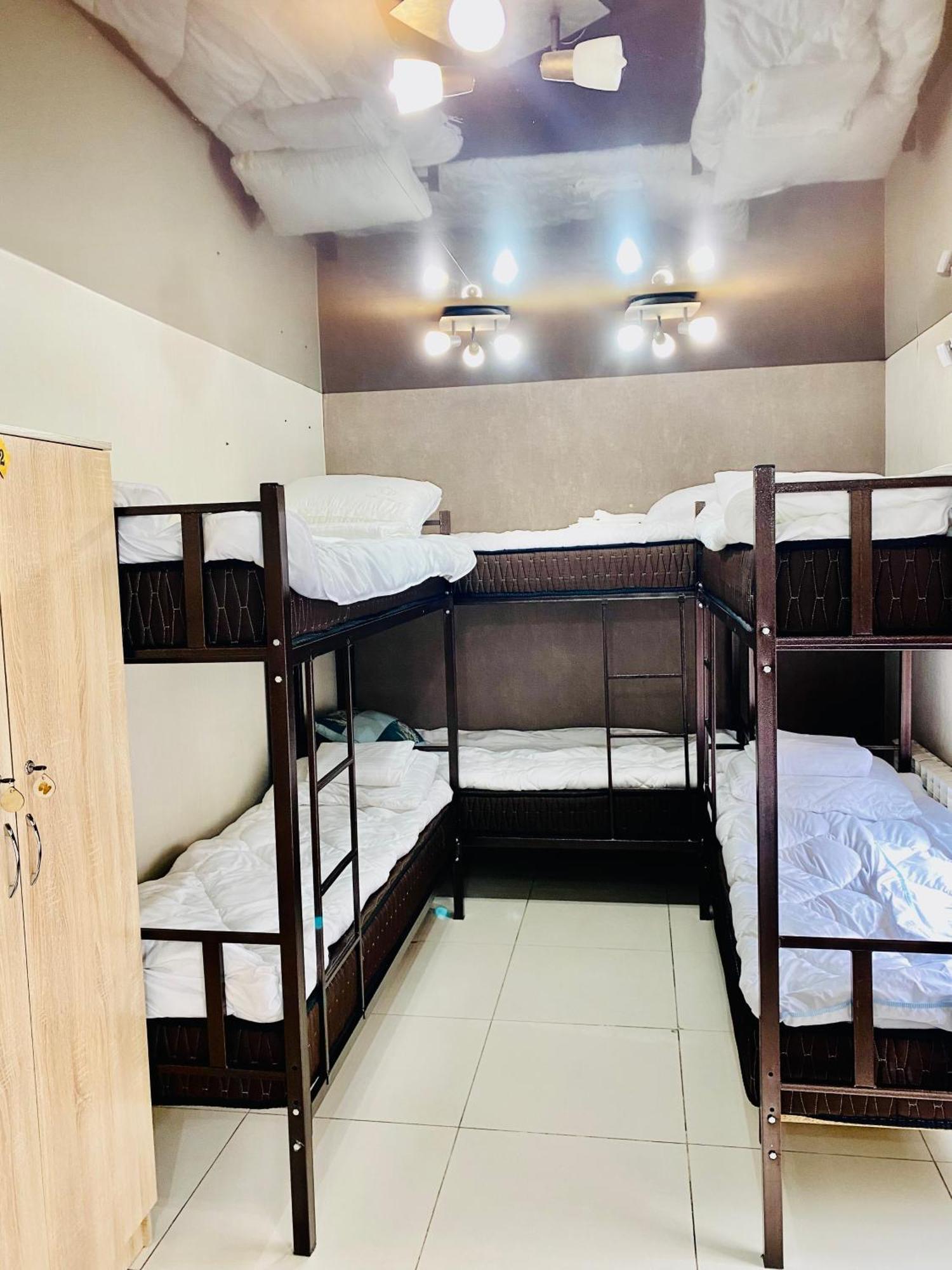 Like Home Hostel Na Shevchenko, 162Б Almaty Extérieur photo